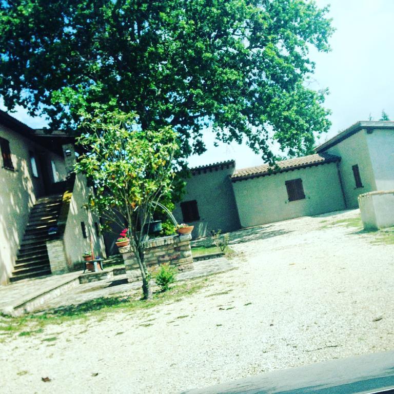 Maison d'hôtes Le Ghiande à Spello Extérieur photo