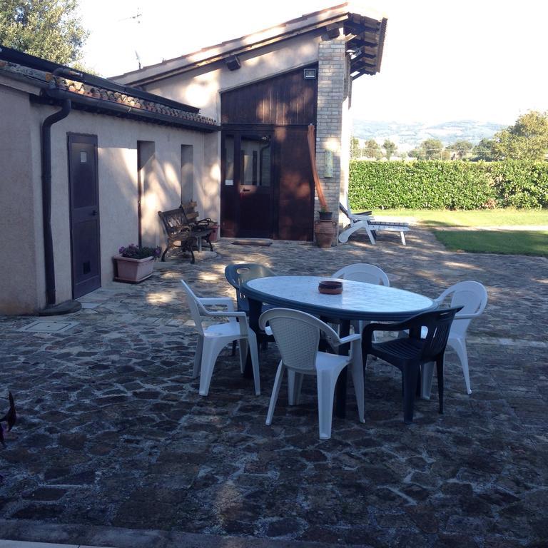 Maison d'hôtes Le Ghiande à Spello Extérieur photo