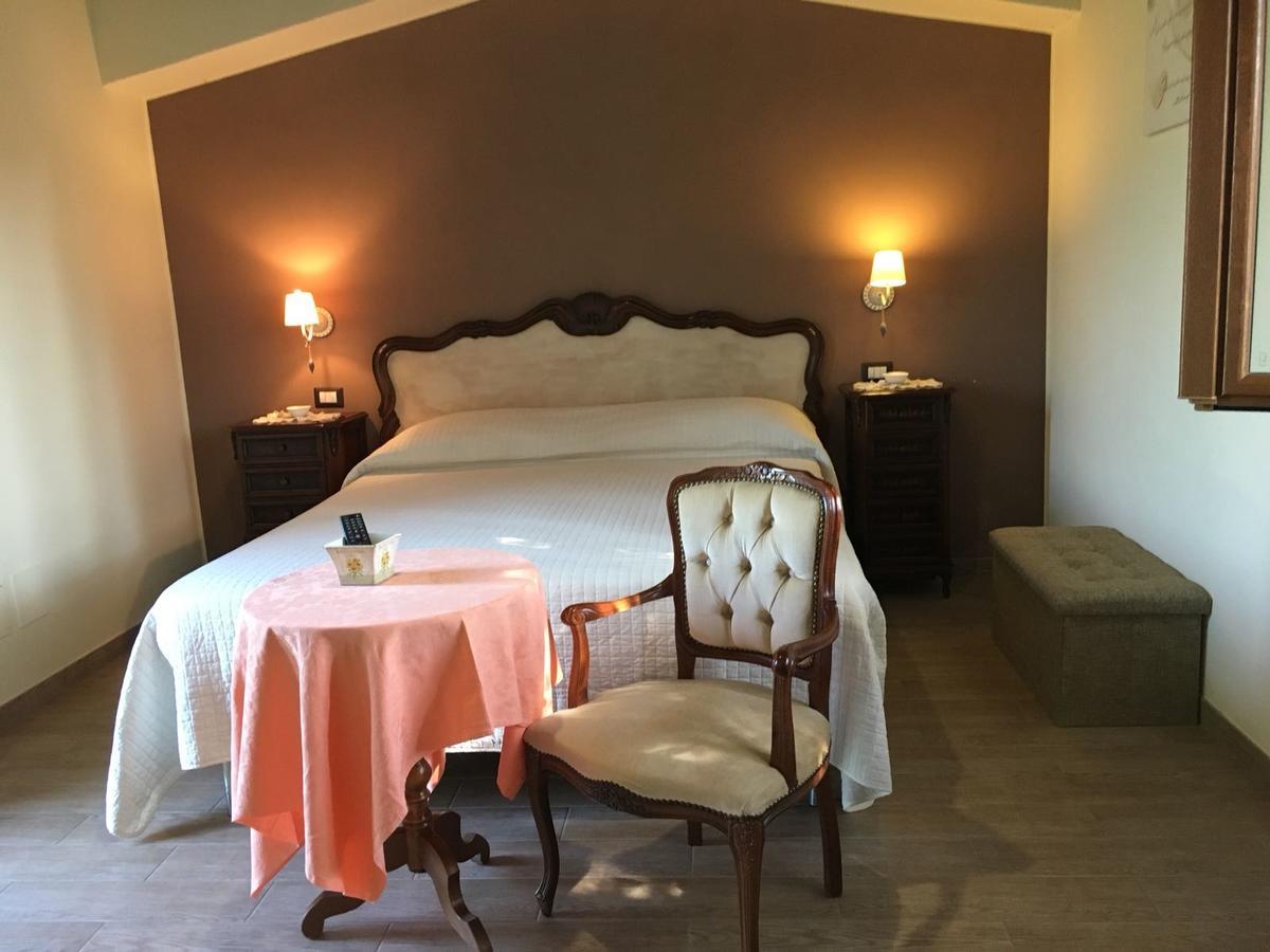 Maison d'hôtes Le Ghiande à Spello Extérieur photo