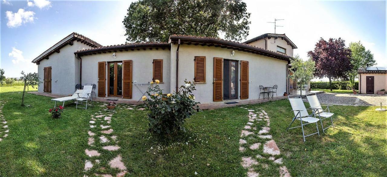 Maison d'hôtes Le Ghiande à Spello Extérieur photo