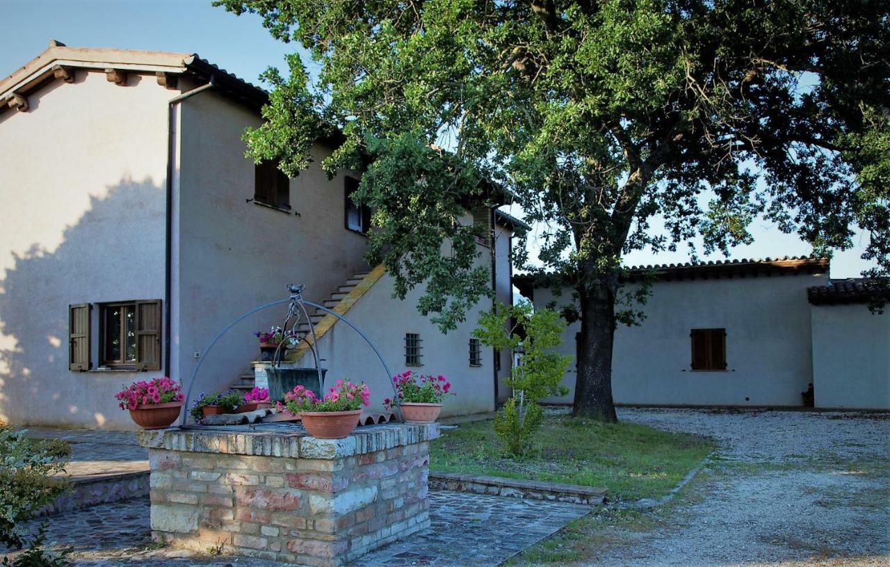 Maison d'hôtes Le Ghiande à Spello Extérieur photo